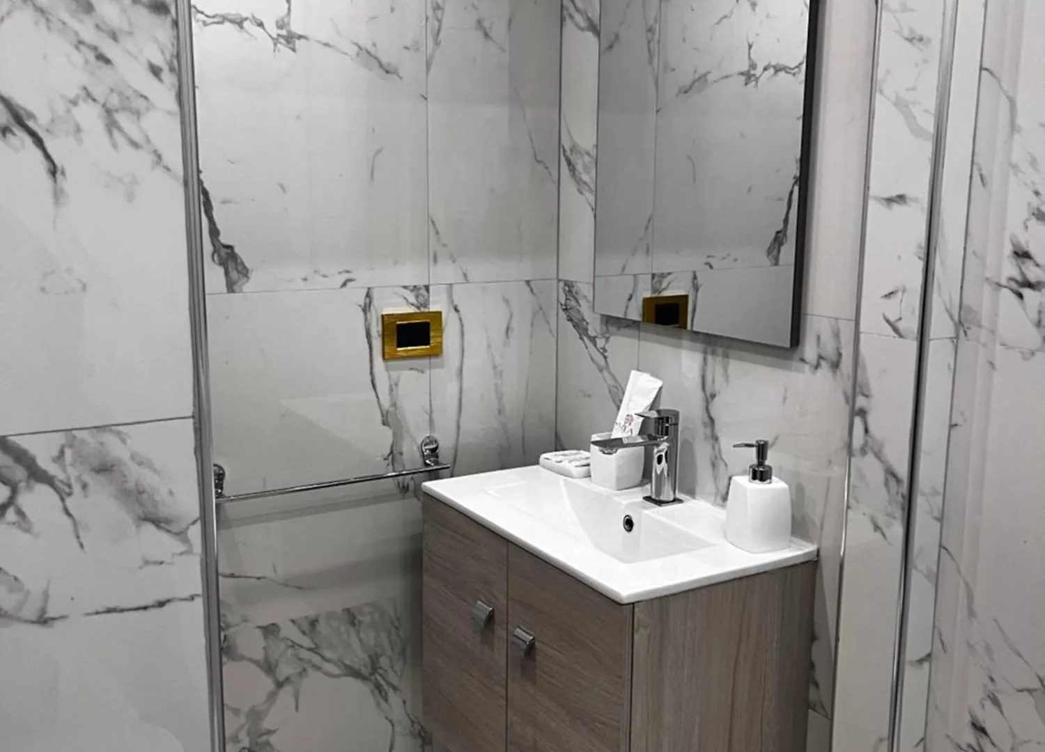 Gold House Roma Apartment 0*, Rome